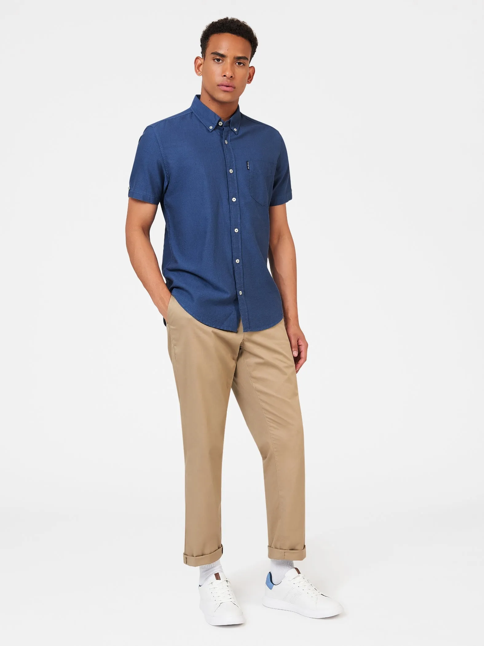 Ben Sherman Men's Button-Down Collar Signature Oxford Shirt, Tab Logo Pocket, Short Sleeved, Regular Fit