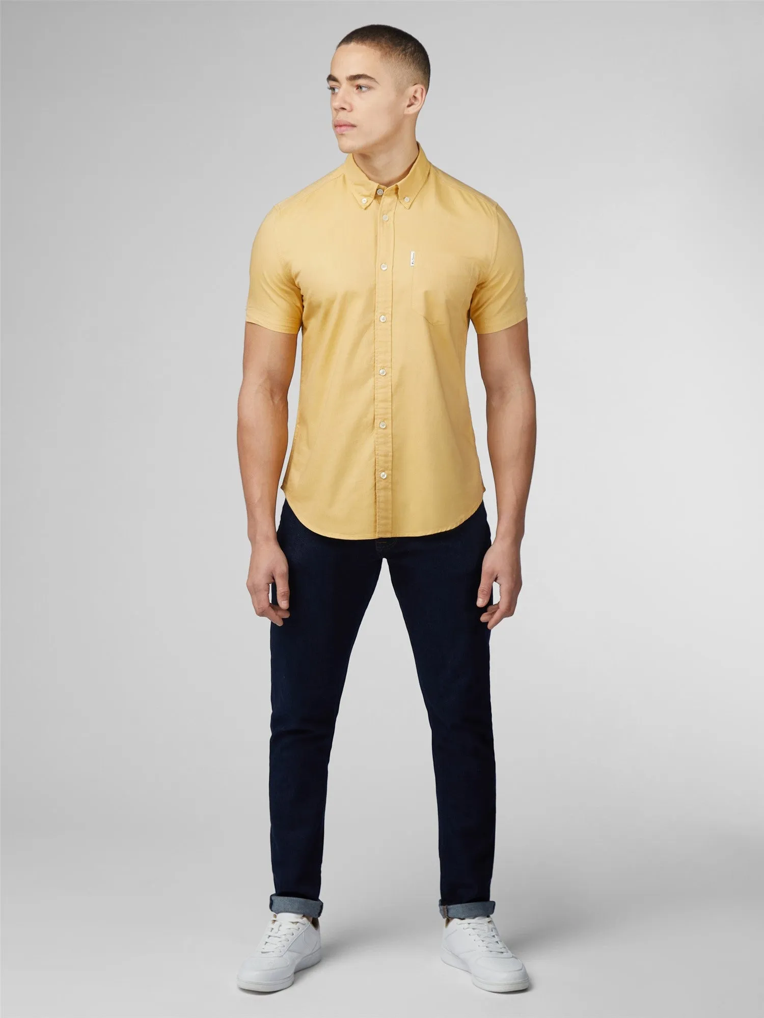 Ben Sherman Men's Button-Down Collar Signature Oxford Shirt, Tab Logo Pocket, Short Sleeved, Regular Fit