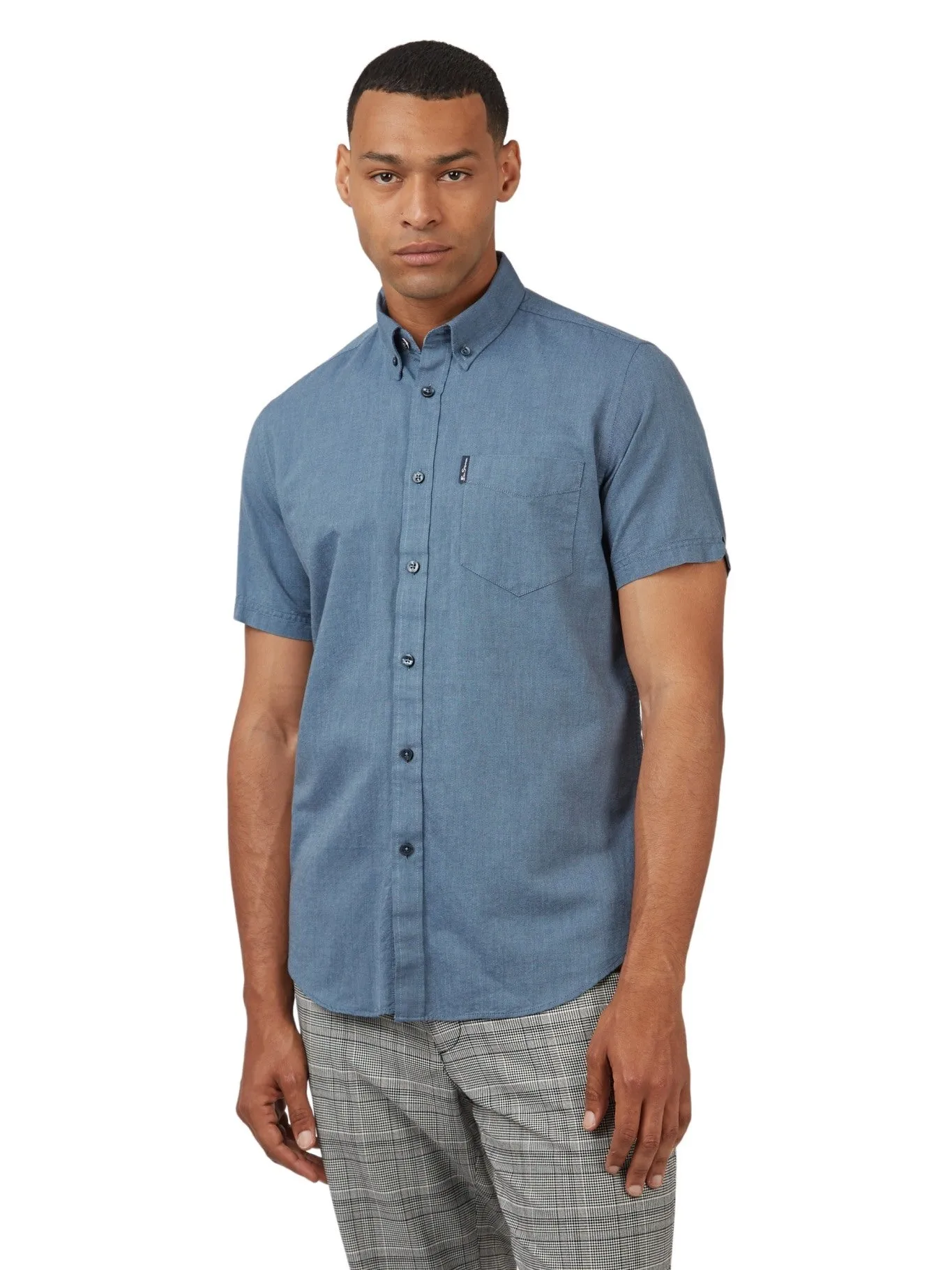 Ben Sherman Men's Button-Down Collar Signature Oxford Shirt, Tab Logo Pocket, Short Sleeved, Regular Fit