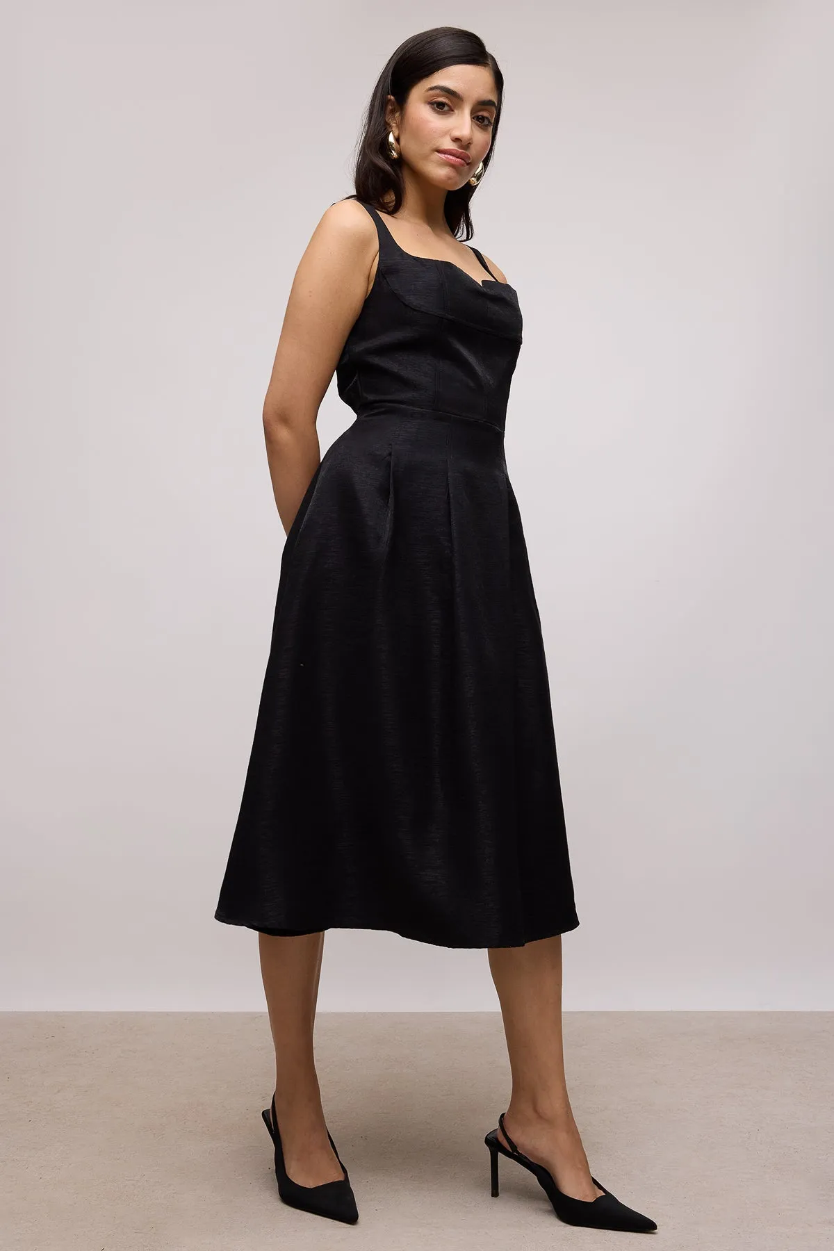 Black Sleeveless Midi Dress