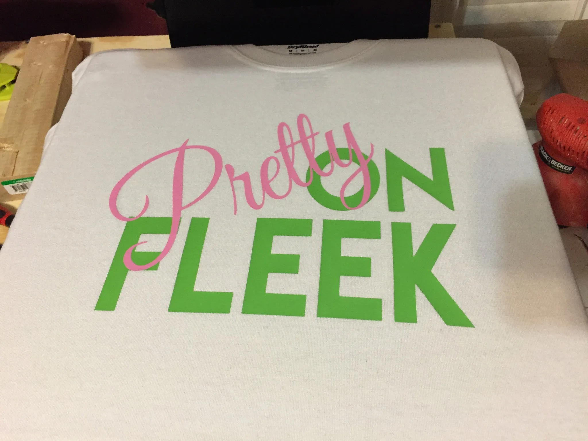 Pretty on Fleek Women T-Shirt (Black)