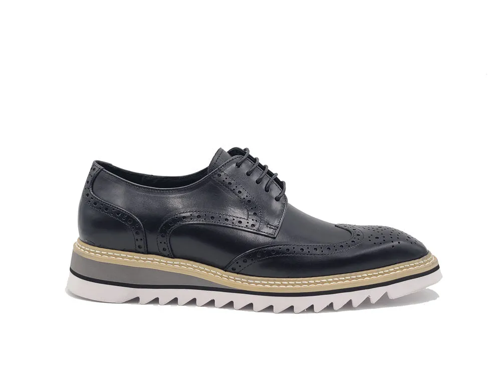 Wing-tip Blucher style Oxford with ligtweight sole